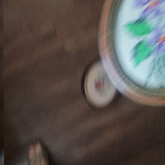 Pair Vintage Floral Needlepoint Flowers in Oval Frames Miss Matched 9x7 & 8x6.5 - Picture 14 of 14